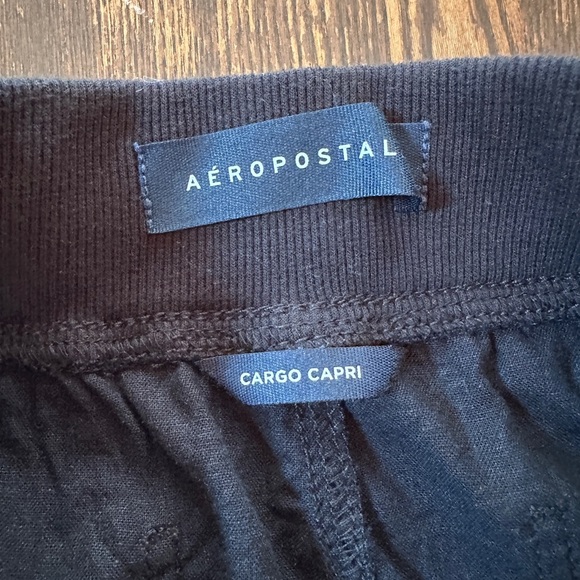 Aeropostale black Cargo Capris women’s small - Picture 2 of 5
